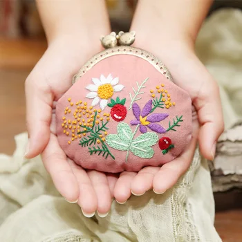 3D направи си САМ Комплект за бродерия на цветя от чанти за целувки, Определени за кръстат бод Портфейл ръчно изработени Люлка Художествен занаят Креативен подарък