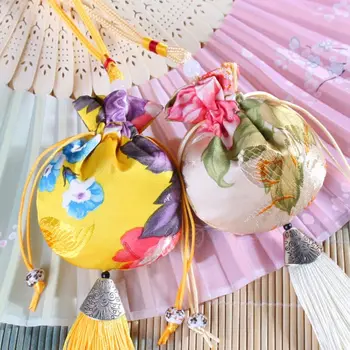 Малка чанта за съхранение, антични чанта с цветя модел под формата на четката Лотос, украса спални, чанта с бродерия, бижу саше в китайски стил.