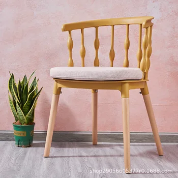 Модерни минималистичные Модерни и креативни столове за преговори за грима, Домашен стол за таблет, Скандинавските Червени трапезни столове от пластмасова мрежа